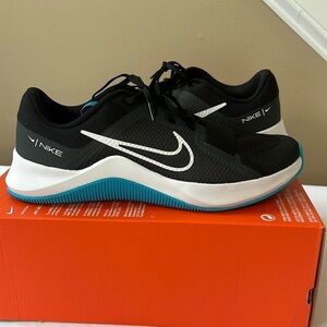 M NIKE MC TRAINER 2 size 10.5